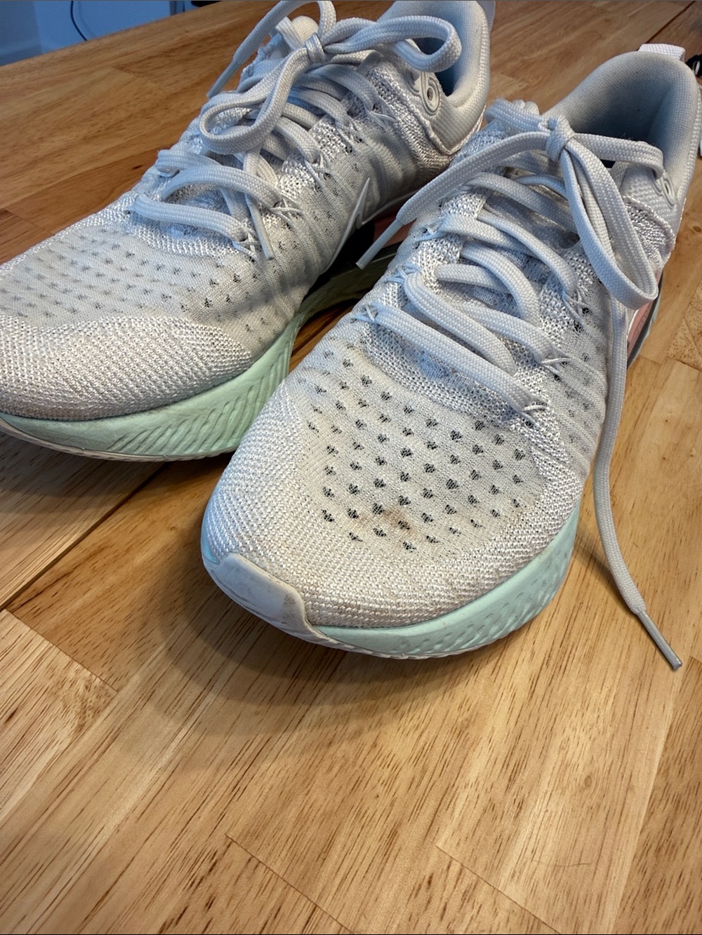 Nike Women's React Infinity flyknit 2- Sz 8.5 - Picture 2 of 8